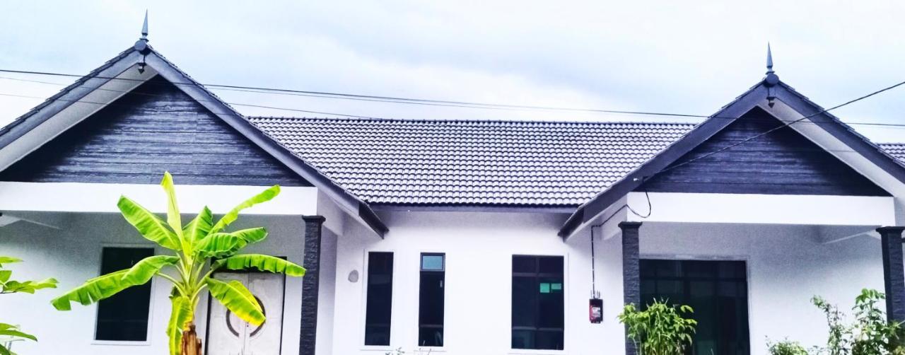 My Dallyne'S Homestay At Teluk Menara, クアラ・トレンガヌ エクステリア 写真