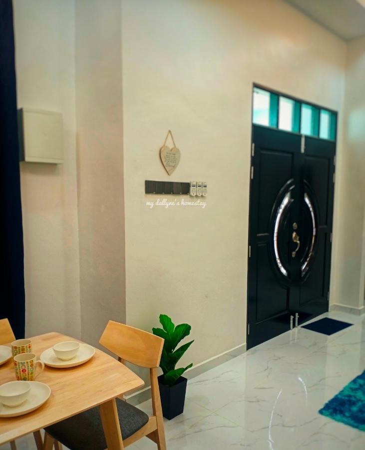 My Dallyne'S Homestay At Teluk Menara, クアラ・トレンガヌ エクステリア 写真