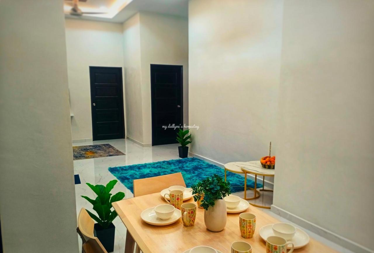 My Dallyne'S Homestay At Teluk Menara, クアラ・トレンガヌ エクステリア 写真