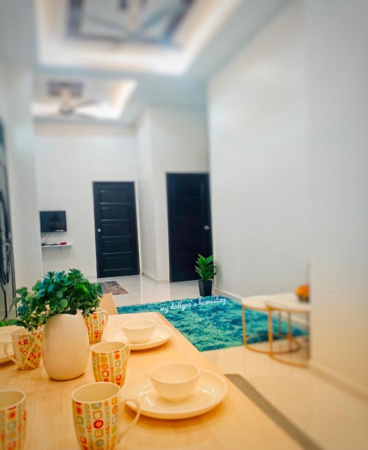 My Dallyne'S Homestay At Teluk Menara, クアラ・トレンガヌ エクステリア 写真